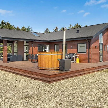 Moreen - 1-5km From The Sea By Interhome * Lokken