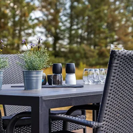 Moreen - 1-5km From The Sea By Interhome *
